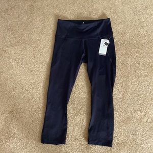 BRAND NEW woman’s small athletic capri leggings